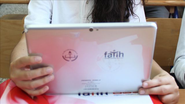 FATİH Projesi ile 2 milyonu aşkın tablet bilgisayar seti öğrencilere dağıtıldı