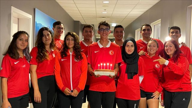 Mete Gazoz, yaş gününü Avrupa Şampiyonası'nda kutladı