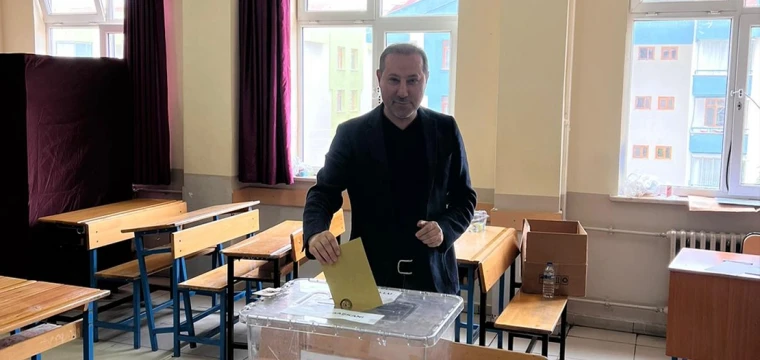 Başkan Karabacak oy kullandı 