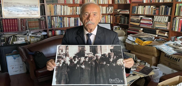 TBMM'de dua ettiği fotoğrafın da bulunduğu koleksiyonunu Türk Tarih Kurumuna bağışladı