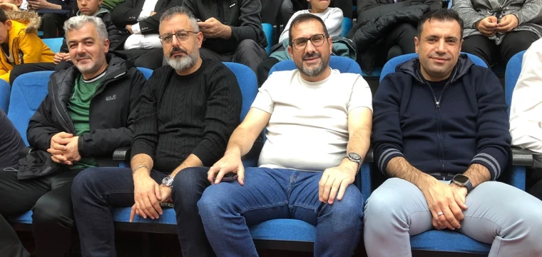 Konyaspor yönetimi maçı seyretti 