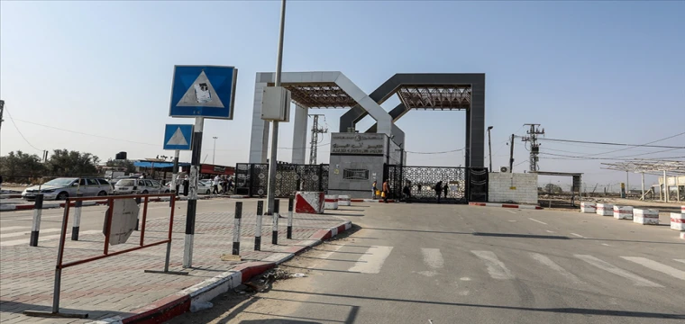 Refah Sınır Kapısı'ndan geçerek Mısır'a ulaştı