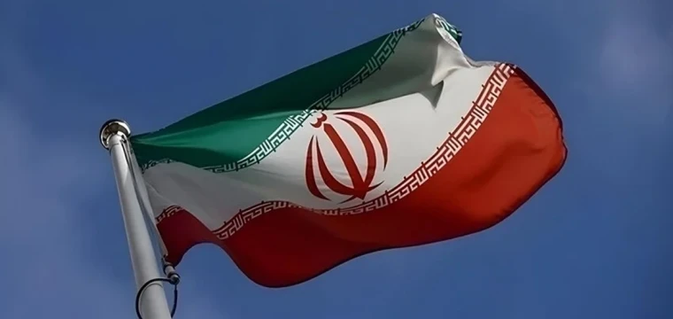 İran'da Devrim Muhafızları'na çifte saldırı