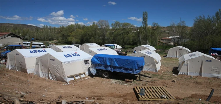 Sulusaray merkezli deprem sonrası vatandaşlara çadır dağıtımı tamamlandı