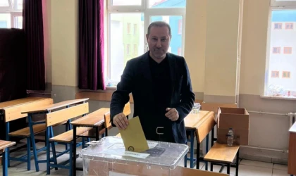 Başkan Karabacak oy kullandı 