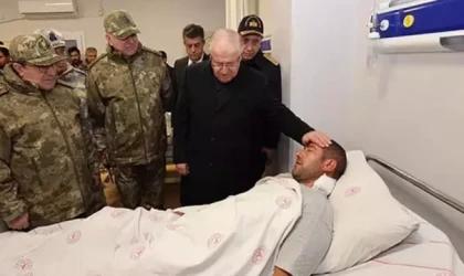 Bakan Güler, Şırnak'ta yaralı askerleri ziyaret etti