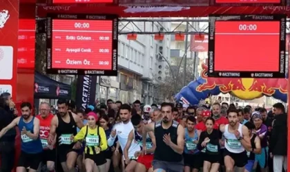 Gazi Yarı Maratonu'na 1300 atlet katıldı