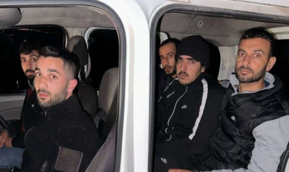 8 kaçak göçmen ve organizatör yakalandı