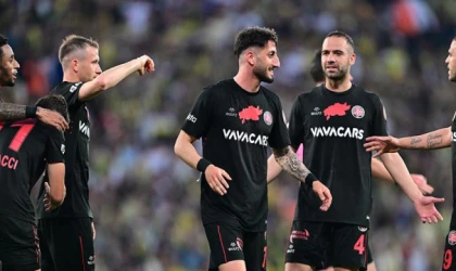 Fatih Karagümrük evinde Antalyaspor'u 4-1 yendi