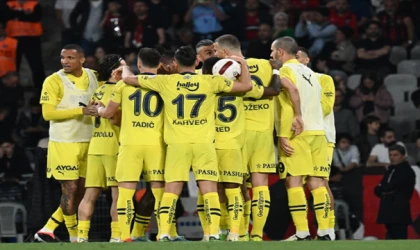Fenerbahçe, VavaCars Fatih Karagümrük'ü deplasmanda 2-1 mağlup etti