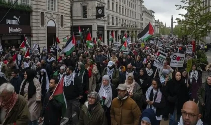 Londra'da 12'nci kez ulusal yürüyüş düzenlendi