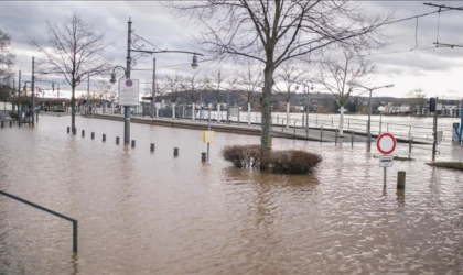 Almanya'da şiddetli yağış sel ve su baskınlarına neden oldu