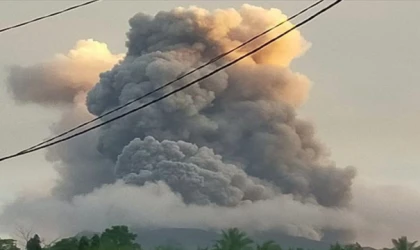 Endonezya'da yanardağ patlamasından etkilenen aileler güvenli bölgelere nakledilecek