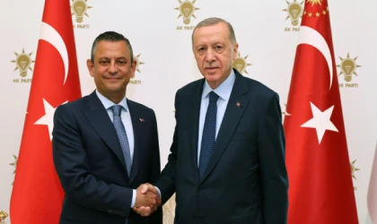 Erdoğan, Özgür Özel ile bir araya geldi