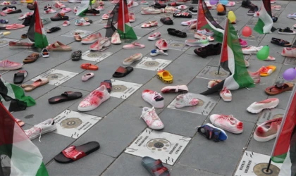 Filistin'e destek için oturma eylemi yapıldı