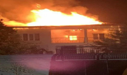 Konya’da korku dolu anlar: Yıldırım düştü ev alev alev yandı