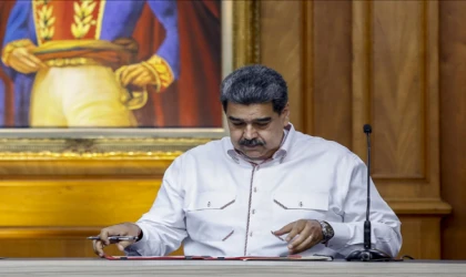 Maduro, Türkiye'yle imzalanmış olan karşılıklı yatırımlara ilişkin anlaşmayı canlı yayında onayladı