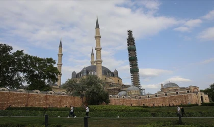 Selimiye Camisi'nde dış cephe taş onarımlarında sona gelindi