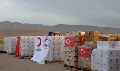 Türkiye, Afganistan'daki selzedelere 24 tonluk insani yardım gönderdi