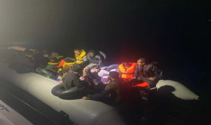 Dikili açıklarında 40 düzensiz göçmen yakalandı