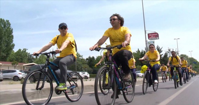 Gönüllü bisikletçiler arıların izinde