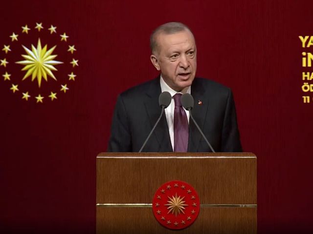 Cumhurbaşkanı Erdoğan: Ustalarımızın ve sanatkarlarımızın kabiliyetlerinin yaşatılmasını temin edece
