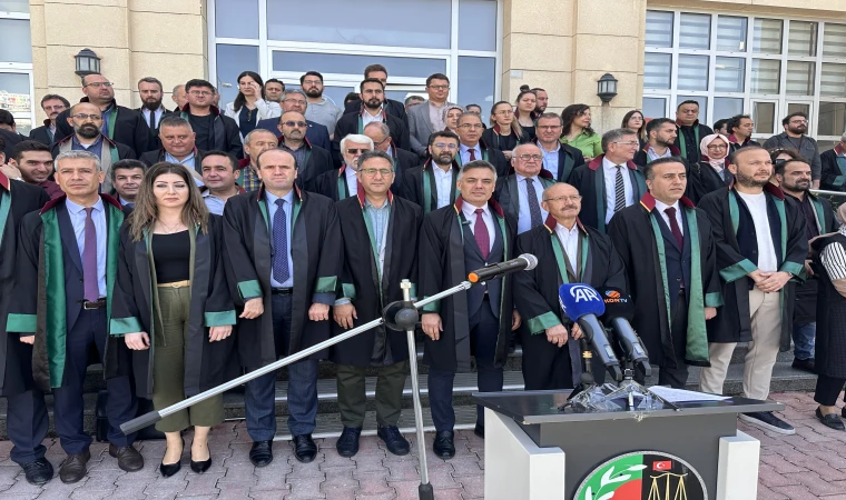 Konya'da avukatlar İsrail'in Gazze'ye saldırılarını protesto etti