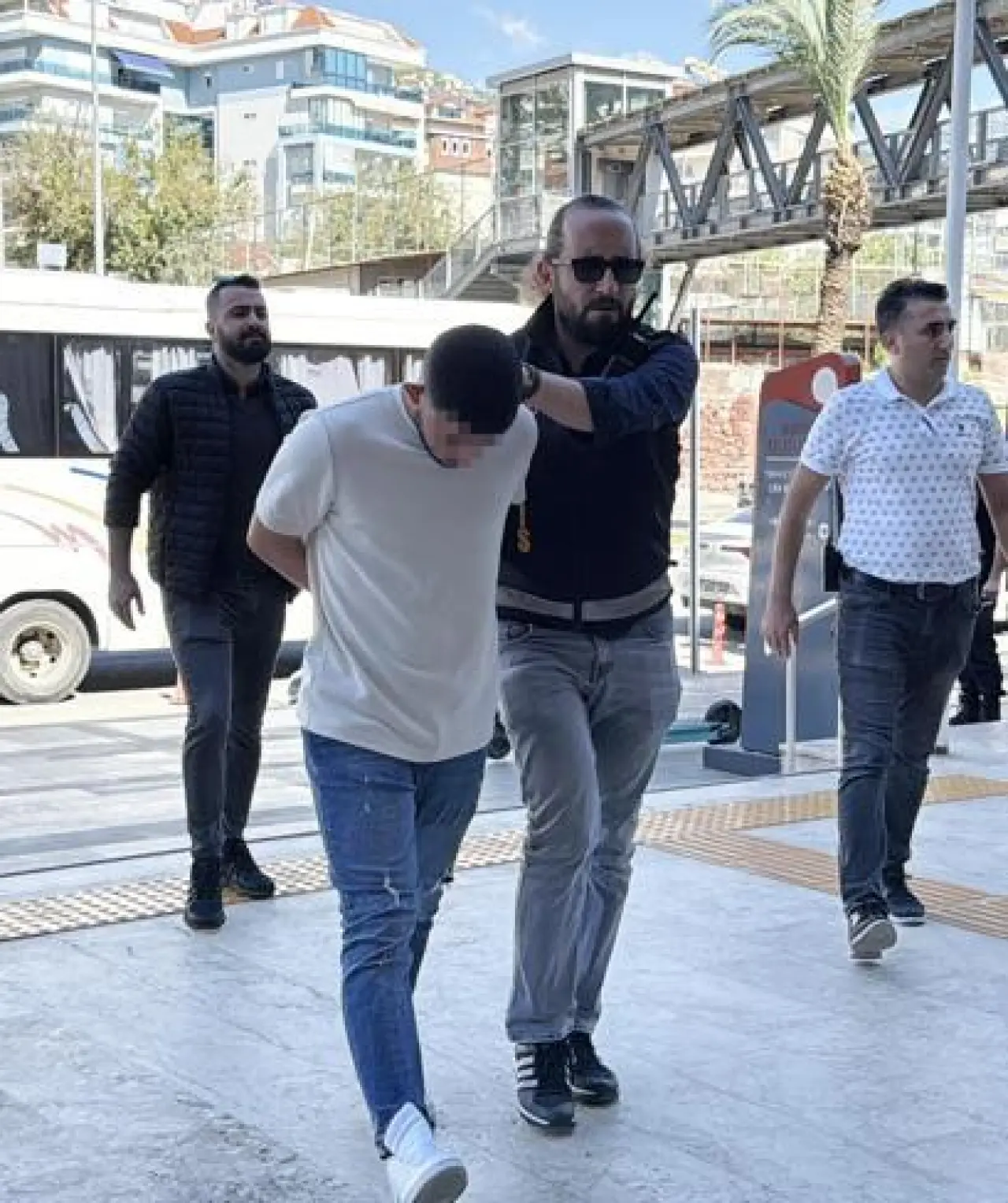 Uçurumda bıçaklanmış cesedi bulundu, 7 kişi gözaltına alındı