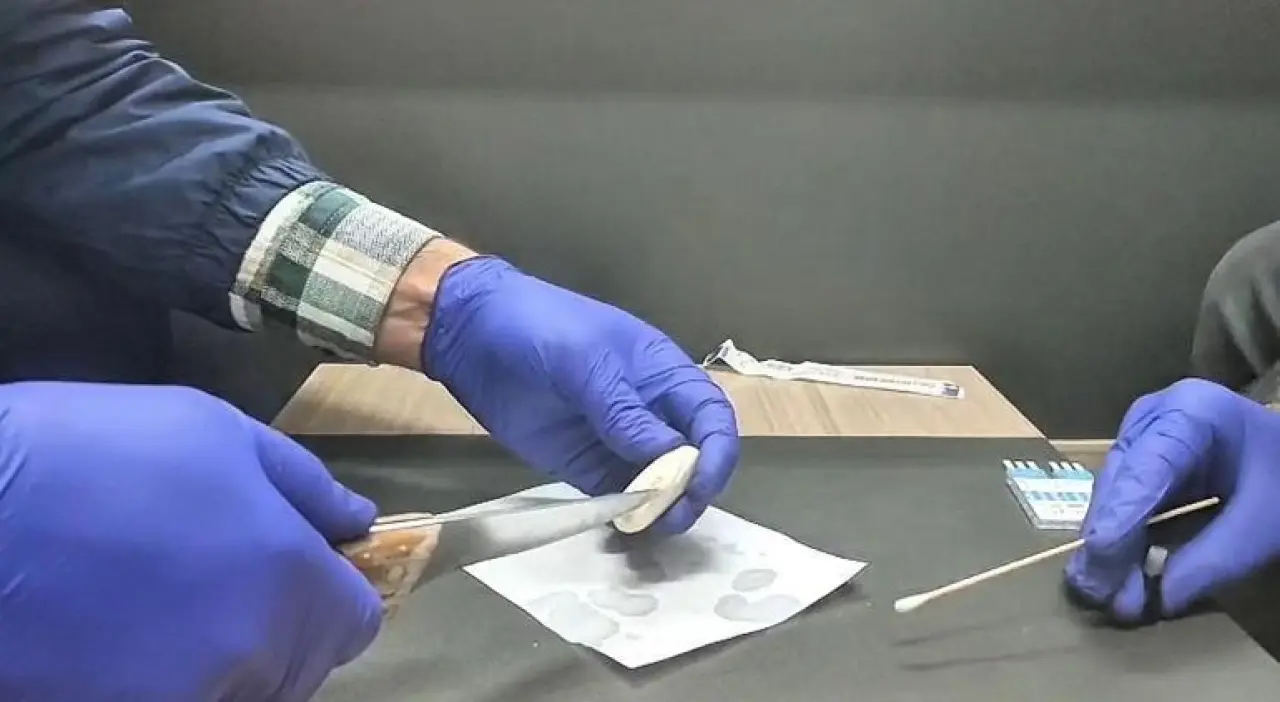 İranlı şüphelinin mide ve bağırsağından uyuşturucu çıktı