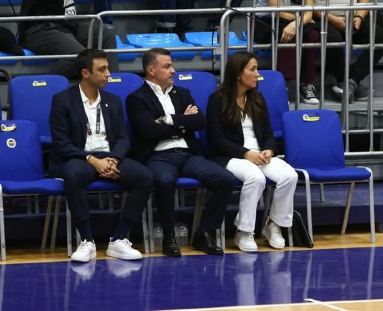 Fenerbahçe Opet lige galibiyetle başladı