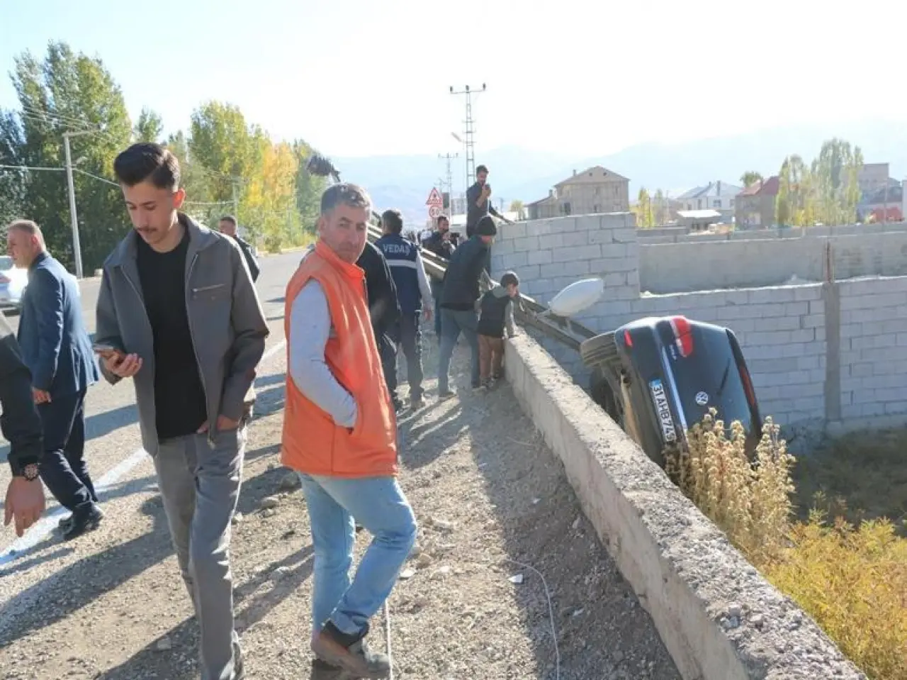 Düğün yolunda kaza; aynı aileden 6 kişi yaralandı