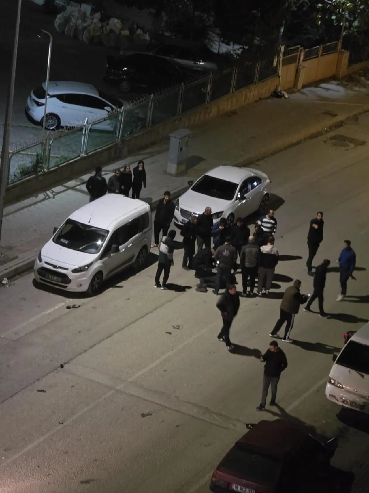 Hafif ticari araç ile çarpışan motosikletin sürücüsü yaralandı