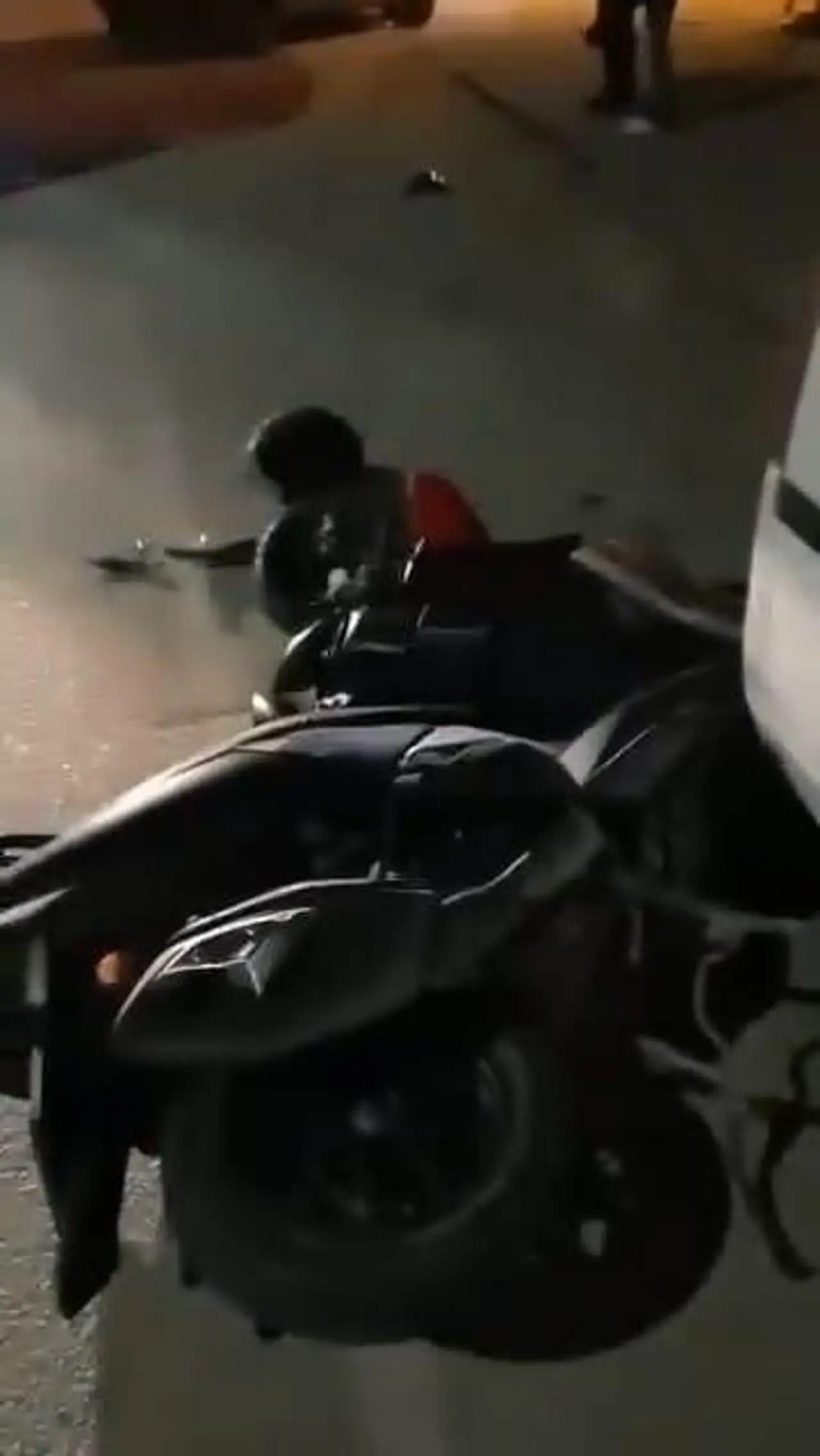 Hafif ticari araç ile çarpışan motosikletin sürücüsü yaralandı