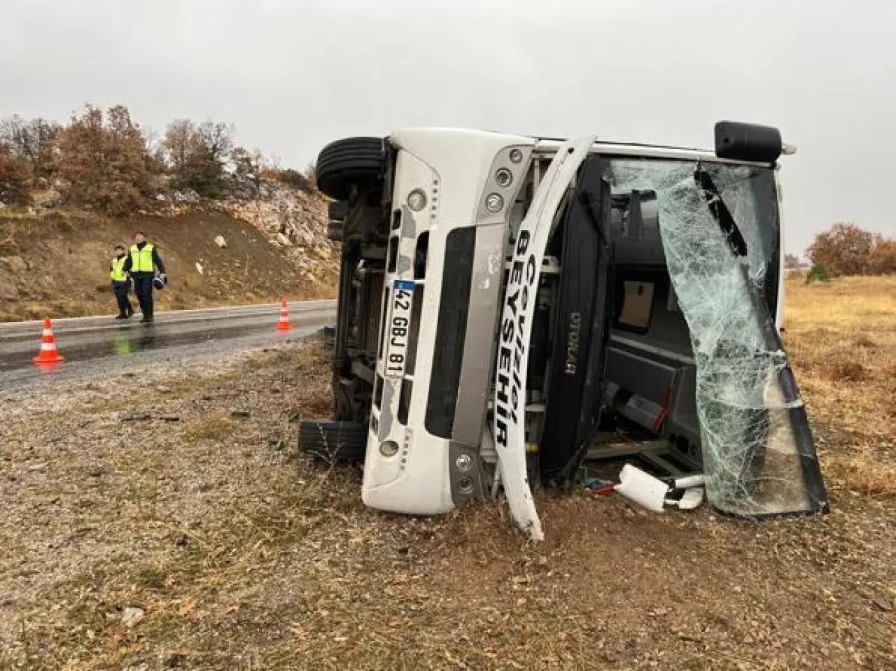 Konyada okul servisi devrildi; 28i öğrenci 29 yaralı
