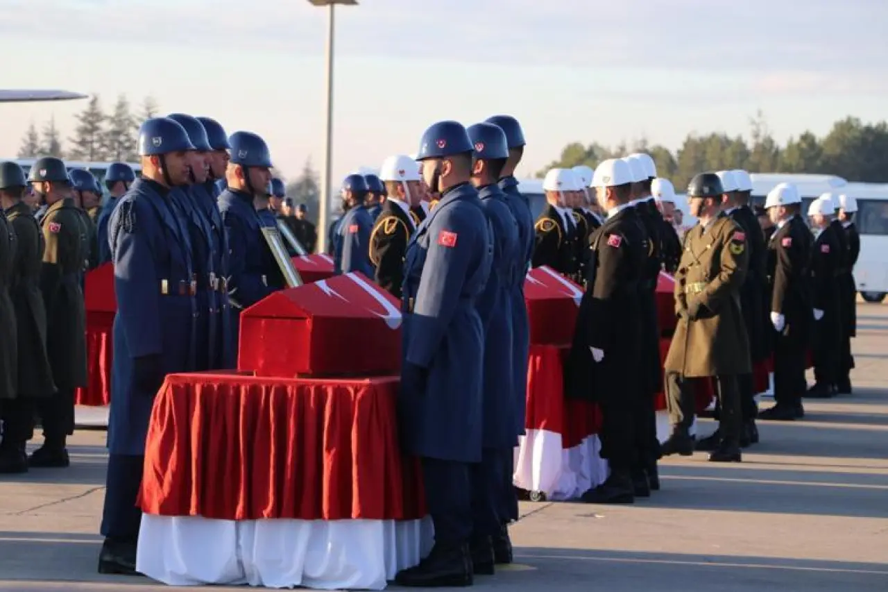 Şehitler memleketlerine uğurlandı