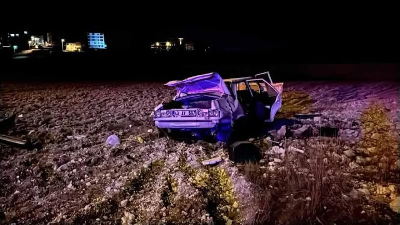 Takla atan otomobil tarlaya uçtu: 1 yaralı