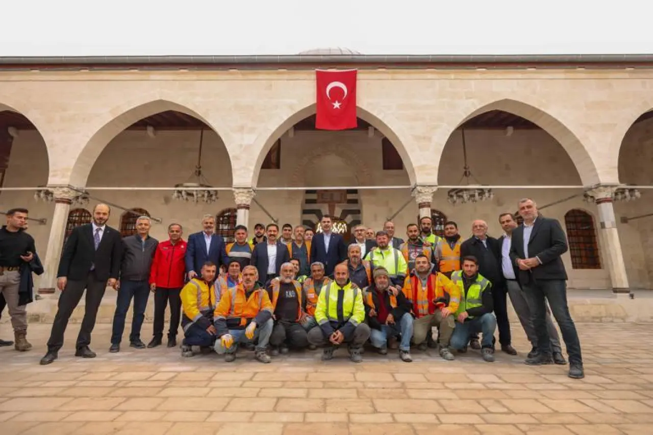 Bakan Kurum, Hatayda afet konutlarını inceledi