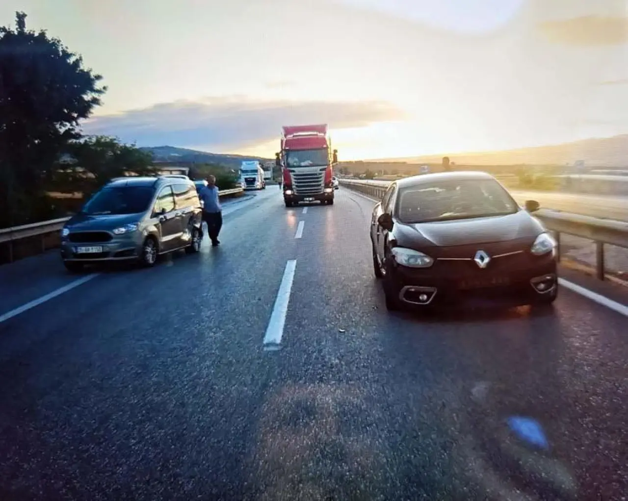 Belediye başkanı, trafik kazasında yaralandı