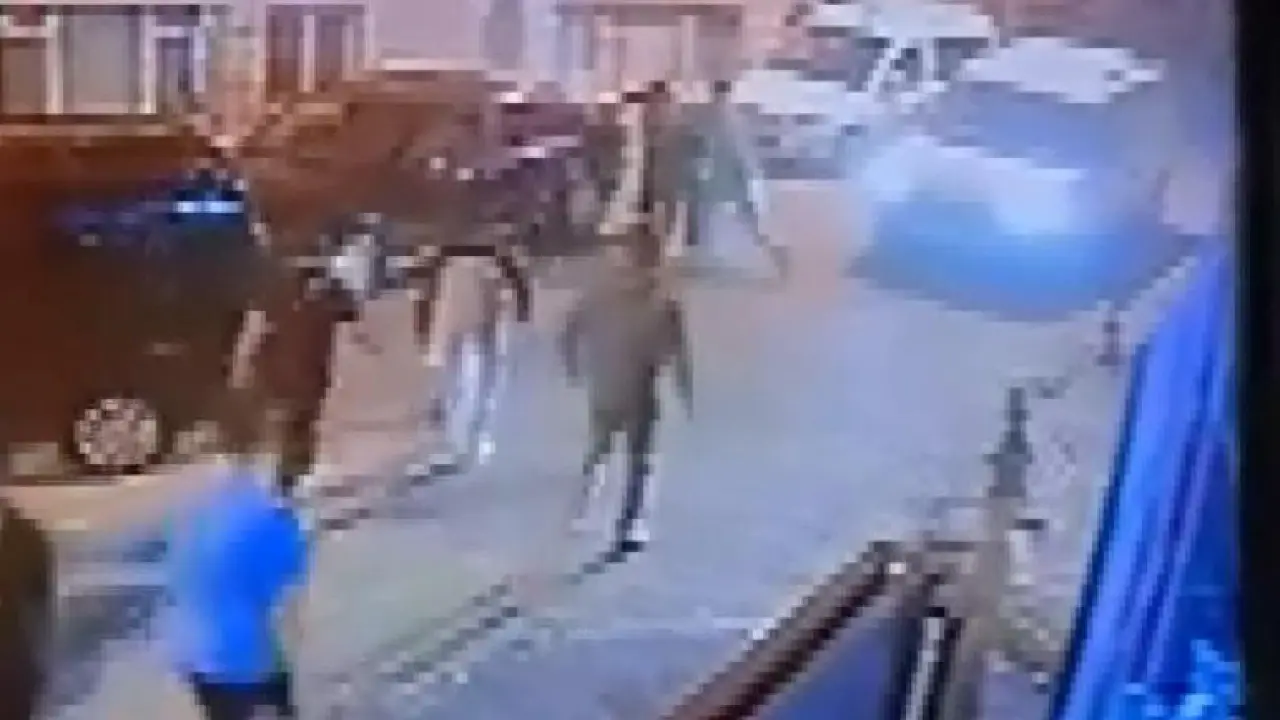 Fatihte otopark çıkışı önünü kesip darbettiler: 6 gözaltı