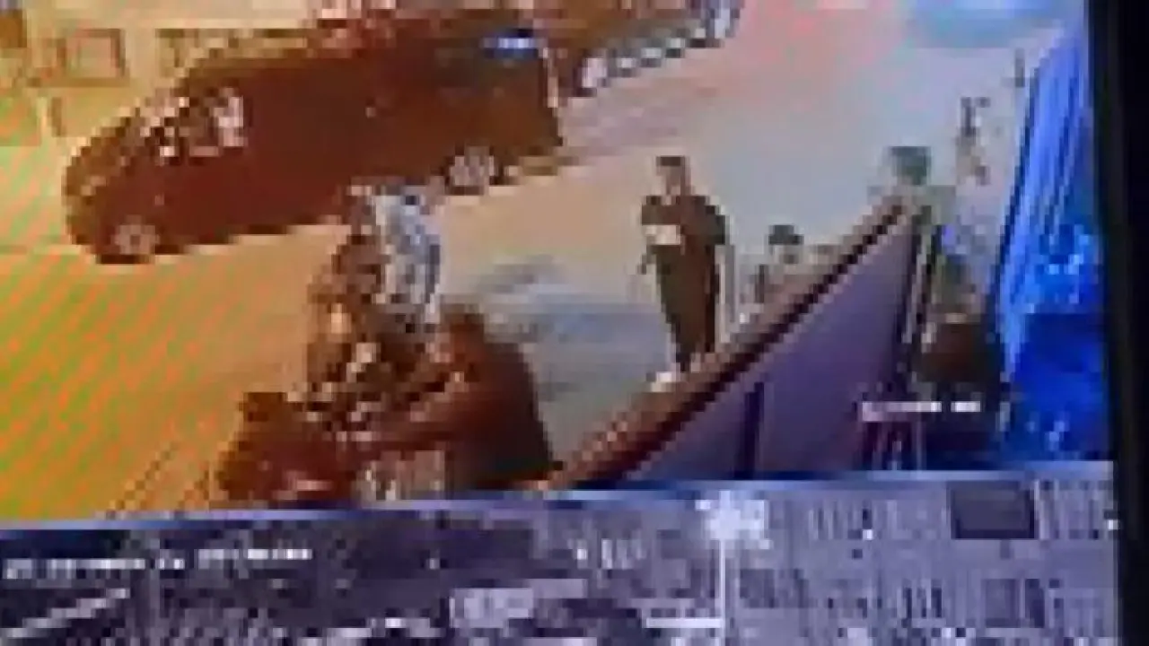 Fatihte otopark çıkışı önünü kesip darbettiler: 6 gözaltı