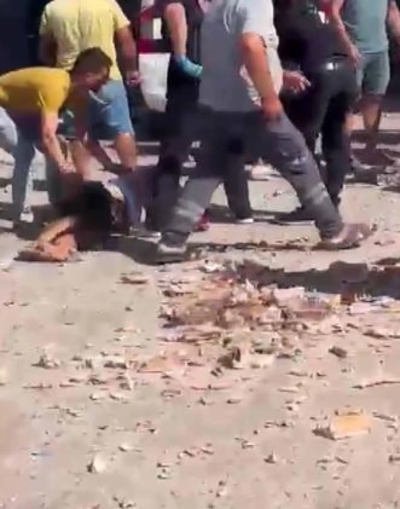 Antalyada, toptancı halindeki iş yerinde patlama