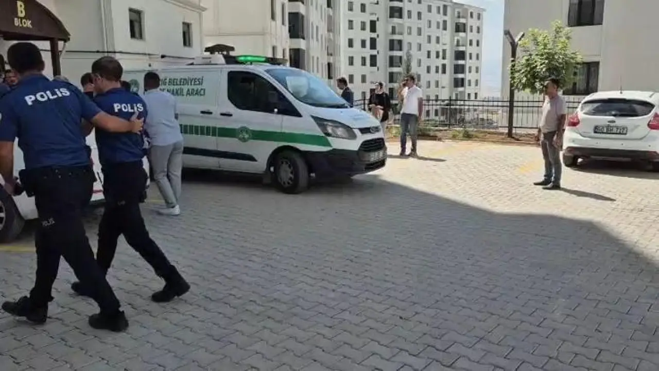 Başkomiser, evinde gördüğü jandarma personelini öldürdü