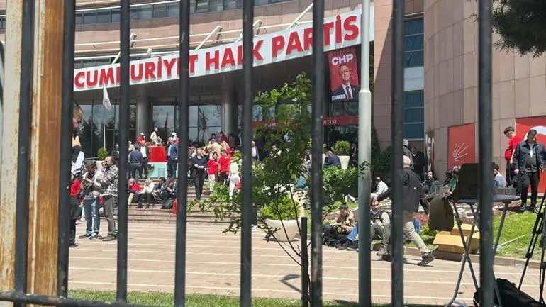 CHP Genel Merkezinde tahliye gerginliği