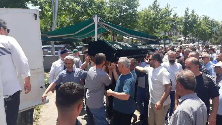 Baba evde ölü bulundu, SMA’lı oğlunun bağlı olduğu cihazın da fişinin çekili olduğu belirlendi
