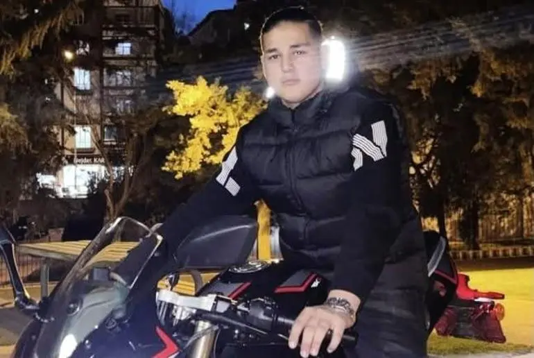 Gaziantep’te karne günü bıçaklanan liseli Çağlar, kurtarılamadı
