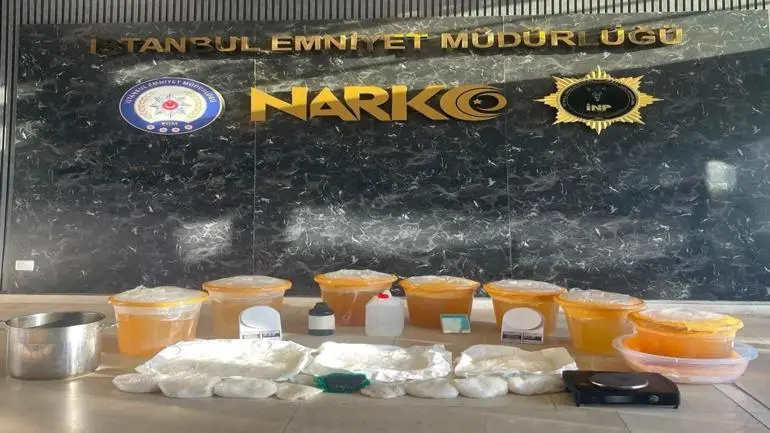 Küçükçekmecede düzenlenen operasyonda yaklaşık 90 kilogram uyuşturucu ele geçirildi