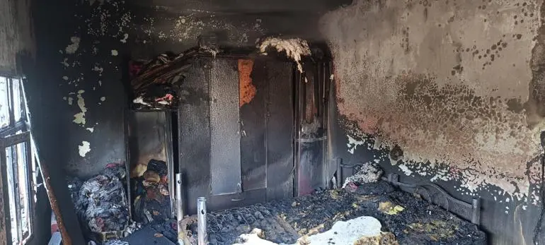 Tek katlı evde yangın; 7 yaşındaki Melike öldü, ailesi hastaneye kaldırıldı