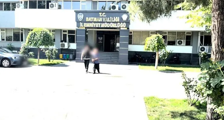 Midesinde 160 parça halinde uyuşturucuyla yakalanan yabancı uyruklu engelli, tutuklandı