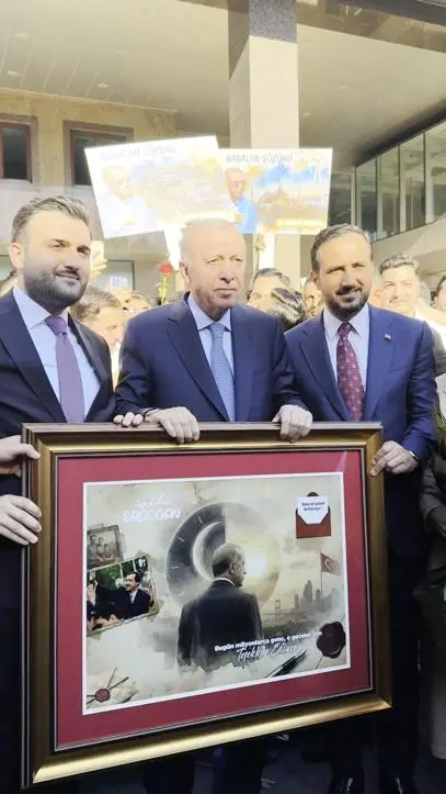 Cumhurbaşkanı Erdoğana AK Partili gençlerden Babalar Günü sürprizi