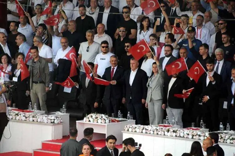BAKAN BAK ER MEYDANI’NDA